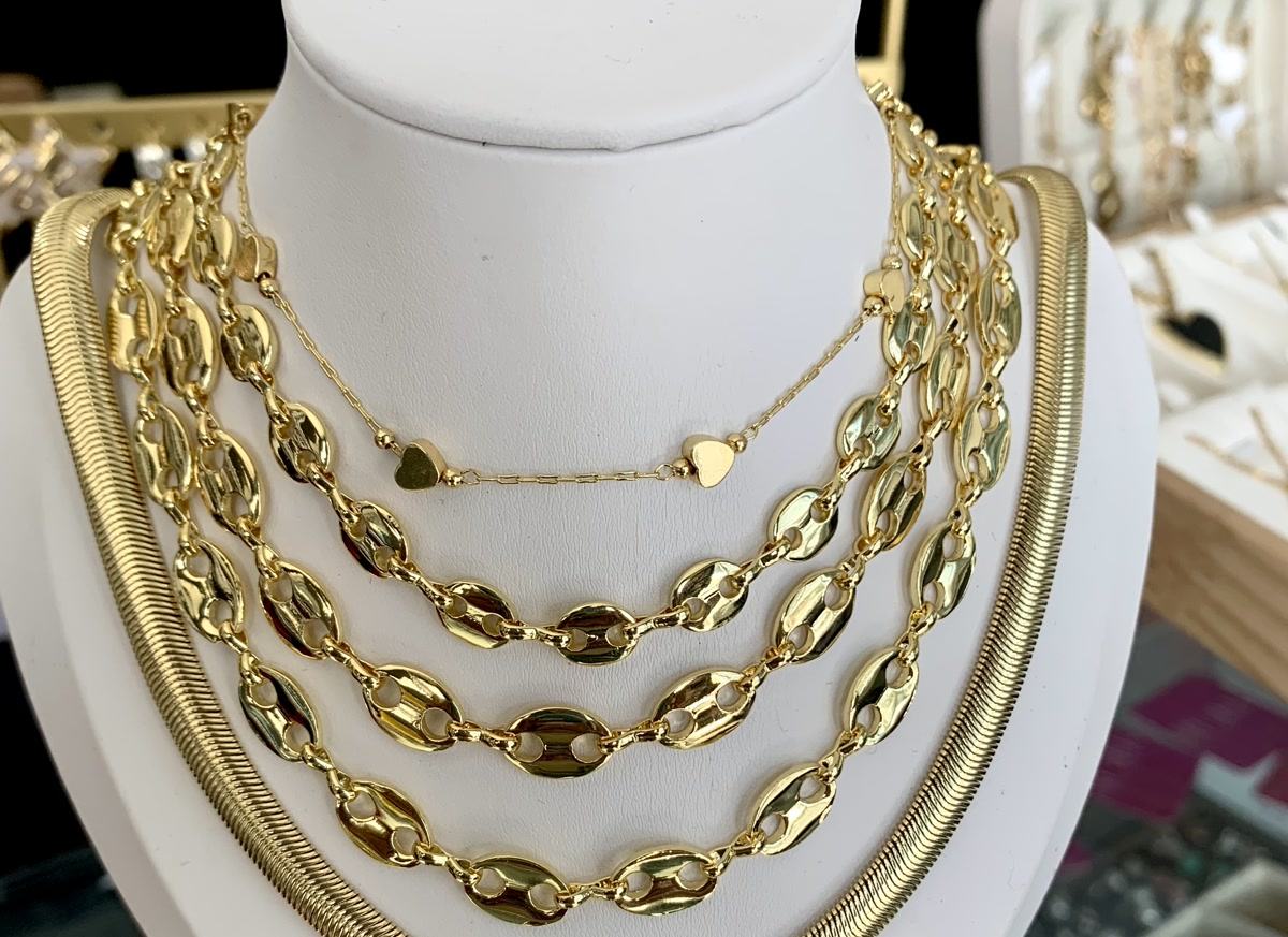 Curaduría y Belleza Rebek Accesorios